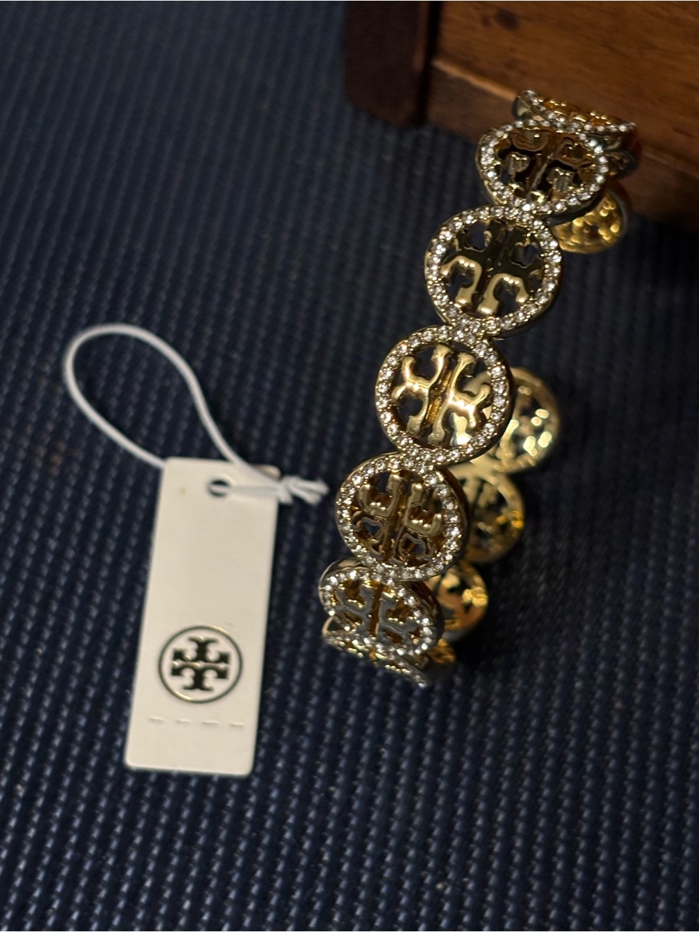 BNWT Tory Burch Gold Logo Crystal Link cuff Bracelet